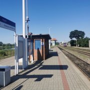 w cieniu linii kolejowej 4